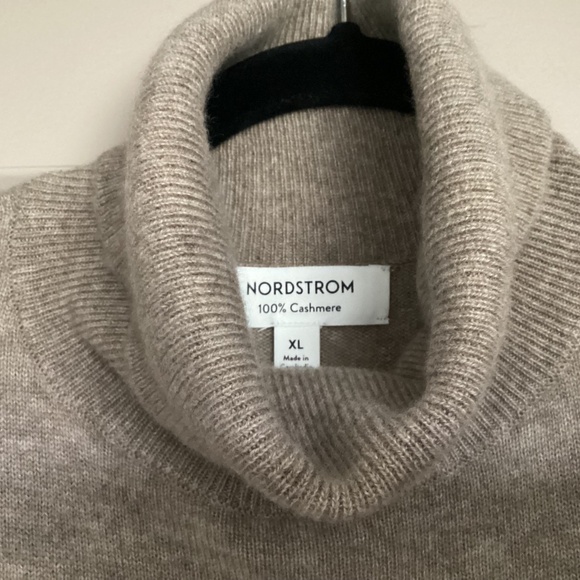 Nordstrom Cashmere Turtleneck Sweater, size X-Large - Picture 4 of 8